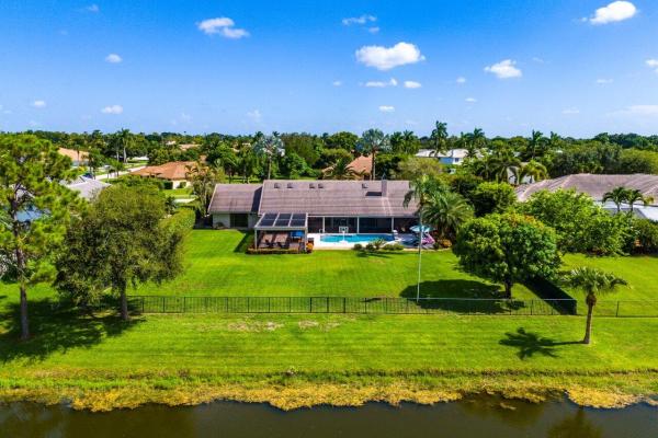 Meadow Wood Of The Landings At Wellington, 15540 Meadow Wood Dr, Wellington, Florida 33414, image 3