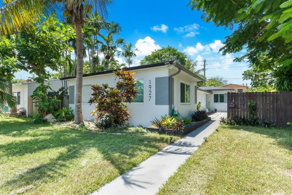 Hollywood South Side, 1927 Plunkett St, Hollywood, Florida 33020, image 1