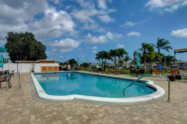 High Point West, 185 South Blvd #C, Boynton Beach, Florida 33435, image 1