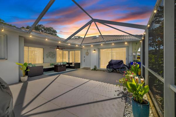 Sun Terrace At The Oaks, 1804 Silverleaf Oak Ct, Palm Beach Gardens, Florida 33410, image 1