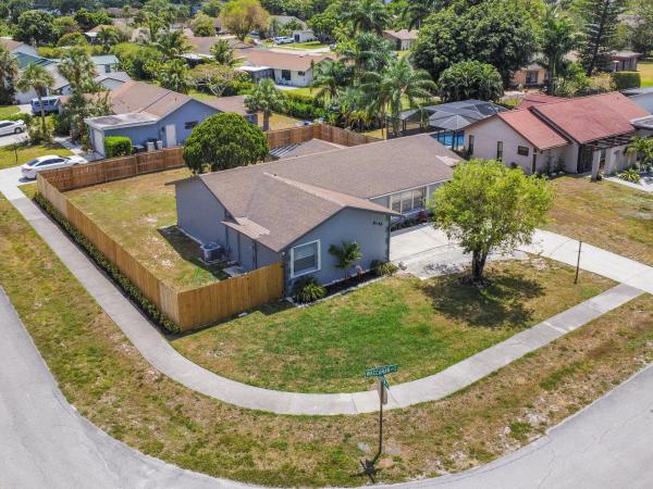 Lakes Of Lantana, 8146 E Waccamaw Ln, Lake Worth, Florida 33467, image 3