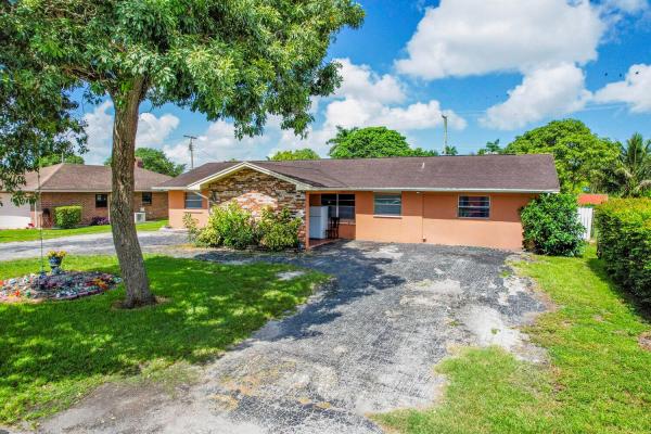 Belle Glade No HOA, 504 NE 2nd St, Belle Glade, Florida 33430, image 1