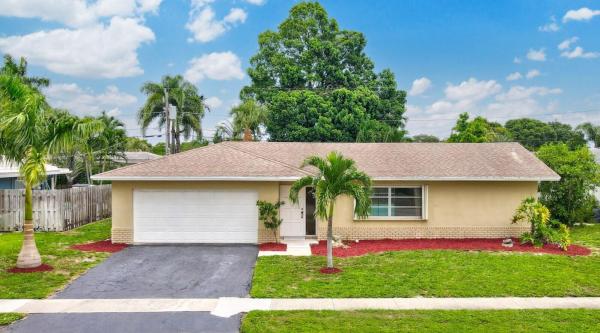 University Park Country Club Estates, 129 Saint Cloud Ln, Boca Raton, Florida 33431, image 1