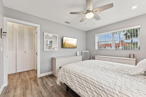 Fernley 4 At Cresthaven Townhomes, 5800 Fernley Dr W #19, West Palm Beach, Florida 33415, image 2