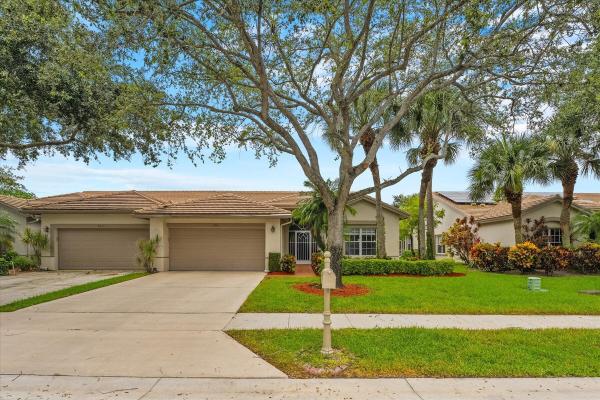 Water's Edge At Lake Charleston, 7519 Rockbridge Cir, Lake Worth Beach, Florida 33467, image 1