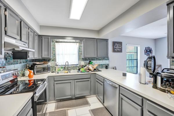 Golfview Harbour Estates, 1457 SW 25th Pl #D1, Boynton Beach, Florida 33426, image 1
