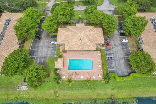 Bent Tree Gardens West, 9845 Pineapple Tree Dr #102, Boynton Beach, Florida 33436, image 2