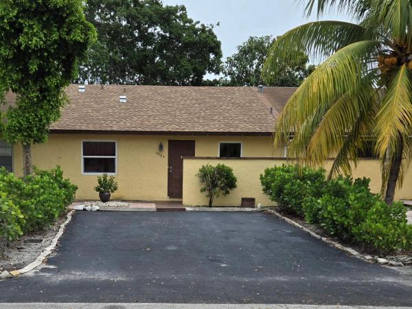 Lake Island, 4404 NW 5th Ave, Deerfield Beach, Florida 33064, image 1