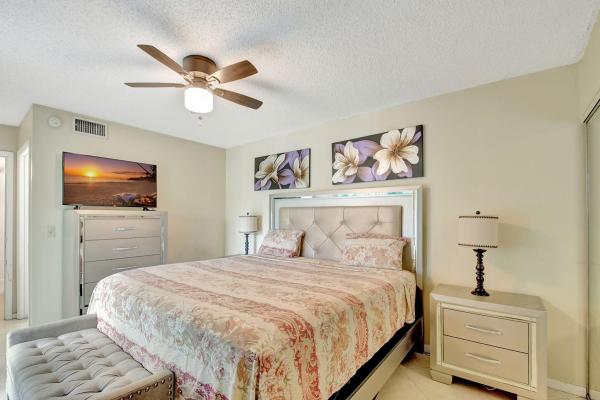 Chateau Wood, 3915 Village Dr #C, Delray Beach, Florida 33445, image 2