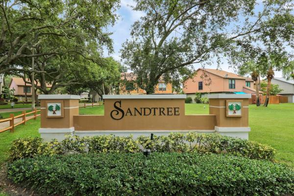 Sandtree Townhouses, 313 Sandtree Dr, Palm Beach Gardens, Florida 33403, image 1