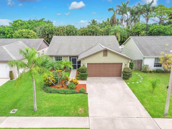 Arbor Glen, 5224 Arbor Glen Cir, Lake Worth Beach, Florida 33463, image 1