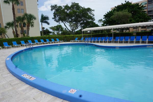 Huntington Lakes 1, 6655 Kensington Ln #202, Delray Beach, Florida 33446, image 2