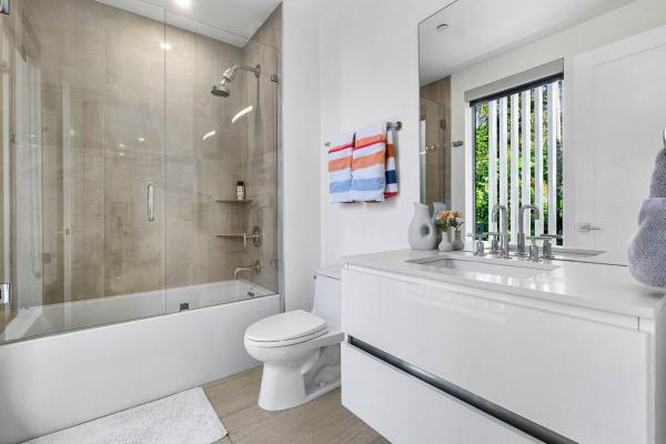 Kenmont, 1200 Palm Trl #B, Delray Beach, Florida 33483, image 2