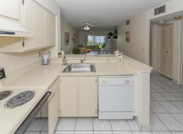Olympic Pointe At Cypress Bend, 2226 N Cypress Bend Dr #508, Pompano Beach, Florida 33069, image 2