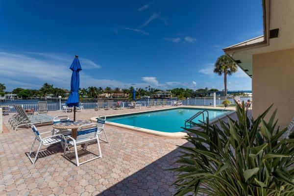 Snug Harbor Gardens, 646 Snug Harbor Dr #H103, Boynton Beach, Florida 33435, image 3