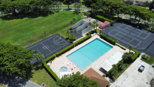 Sandalwood At Boynton Beach, 407 Live Oak Ln, Boynton Beach, Florida 33436, image 3