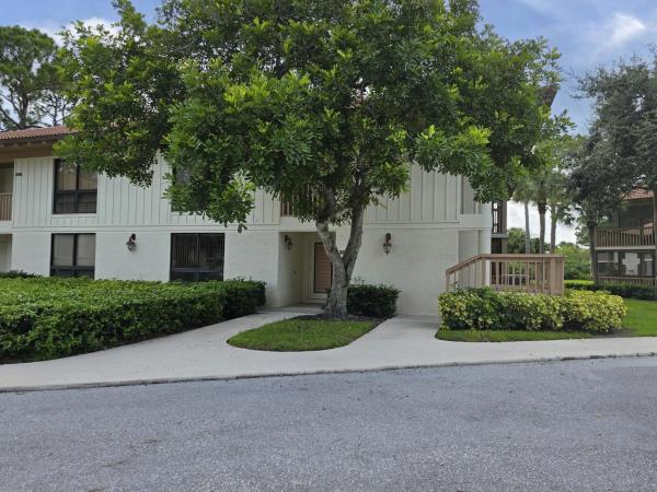 Golf Villas, 300 Brackenwood Cir, Palm Beach Gardens, Florida 33418, image 1