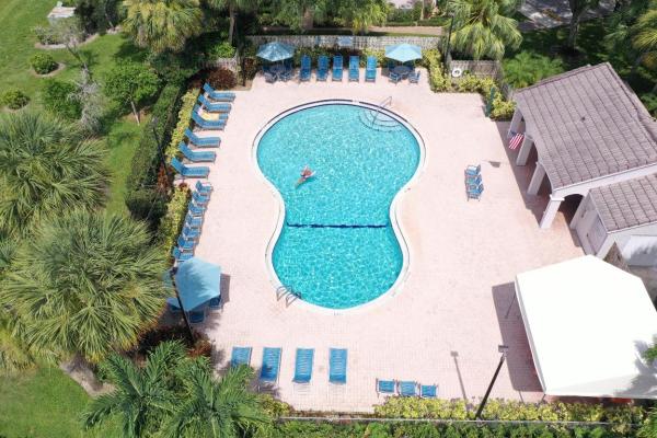 Carrara Village, 5219 Europa Dr #D, Boynton Beach, Florida 33437, image 3