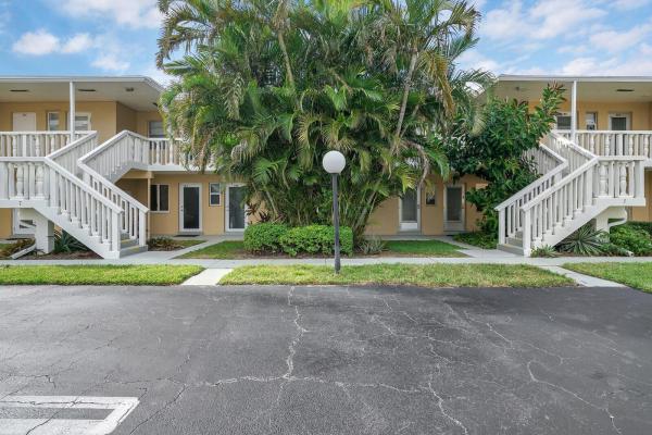Village Royale, 2111 NE 1st Ct #204, Boynton Beach, Florida 33435, image 1