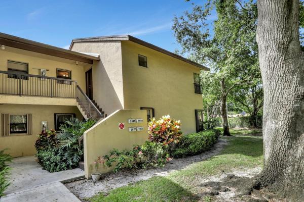 Karanda Village, 3939 Cocoplum Cir, Pompano Beach, Florida 33063, image 1