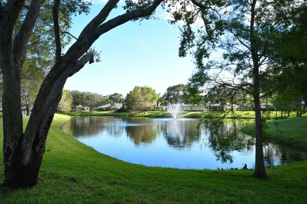Sun Terrace At The Oaks, 2402 Pin Oak Ct, Palm Beach Gardens, Florida 33410, image 1