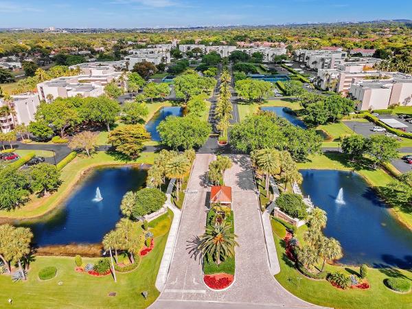 Camino Real Village, 5800 Camino Del Sol #206, Boca Raton, Florida 33433, image 1
