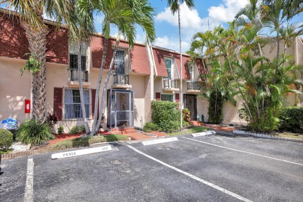 De Soto Park North, 1001 Three Islands Blvd #36, Hallandale Beach, Florida 33009, image 1