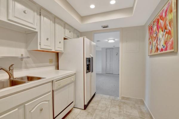 Willow Wood Midrise At Boca Country Club, 6815 Willow Wood Dr #4066, Boca Raton, Florida 33434, image 2