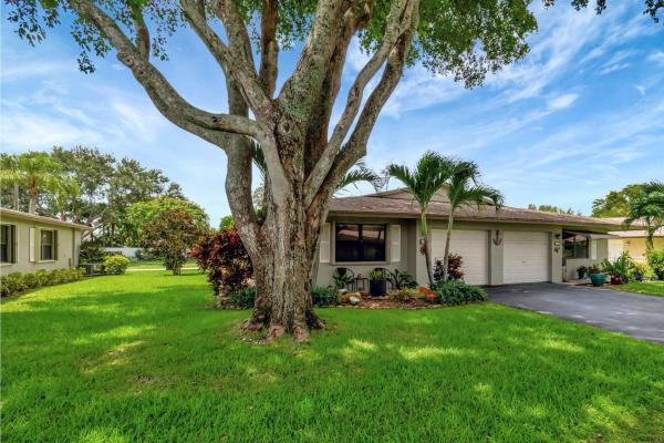 Chanteclair Villas, 1572 Palmland Dr, Boynton Beach, Florida 33436, image 1