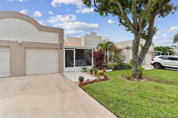 Town Villas At Moon Lake, 9034 Flynn Cir #5, Boca Raton, Florida 33496, image 1