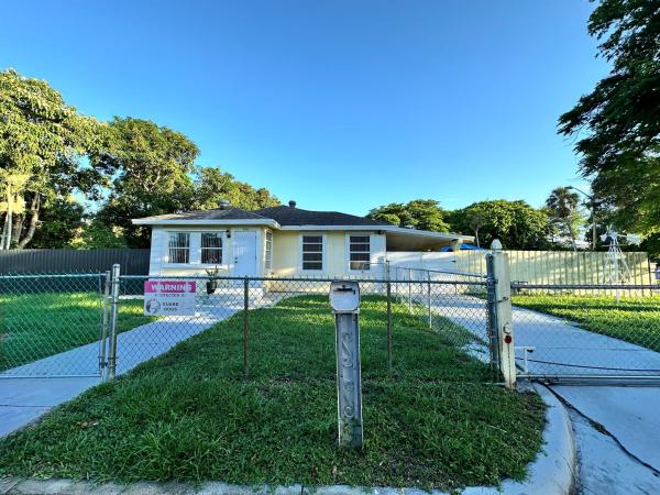 Ridgeland Park, 946 Bignonia Rd, West Palm Beach, Florida 33405, image 1