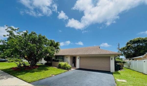 University Heights, 4960 NW 5th Ave, Boca Raton, Florida 33431, image 1
