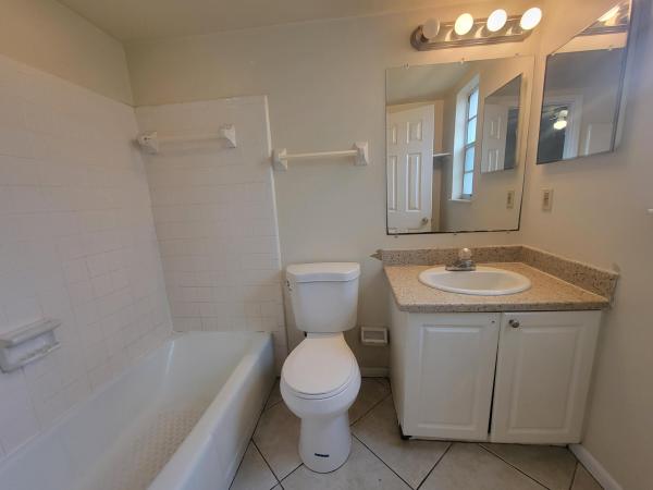 Southern Courtyard, 2005 Oleander Blvd #Apt B, Fort Pierce, Florida 34950, image 1