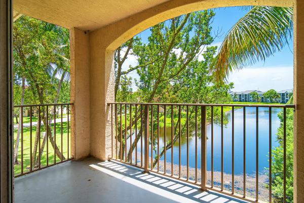 Emerald Isle At Laguna Lakes, 4211 San Marino Blvd #306, West Palm Beach, Florida 33409, image 1