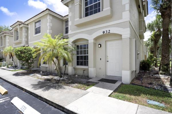 Summit Lake, 932 Summit Lake Dr, West Palm Beach, Florida 33406, image 1