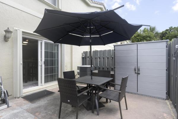 Summit Lake, 932 Summit Lake Dr, West Palm Beach, Florida 33406, image 2