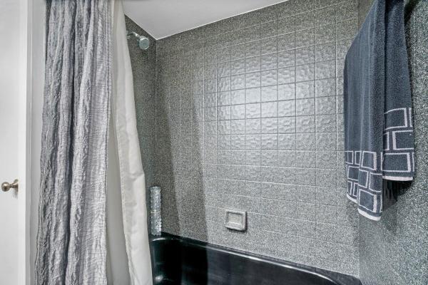 Townhomes Of Marlwood, 1 Edinburgh Dr, Palm Beach Gardens, Florida 33418, image 2