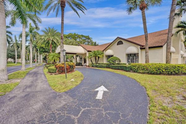 Park Pointe, 3064 Lucerne Park Dr, Greenacres, Florida 33467, image 3