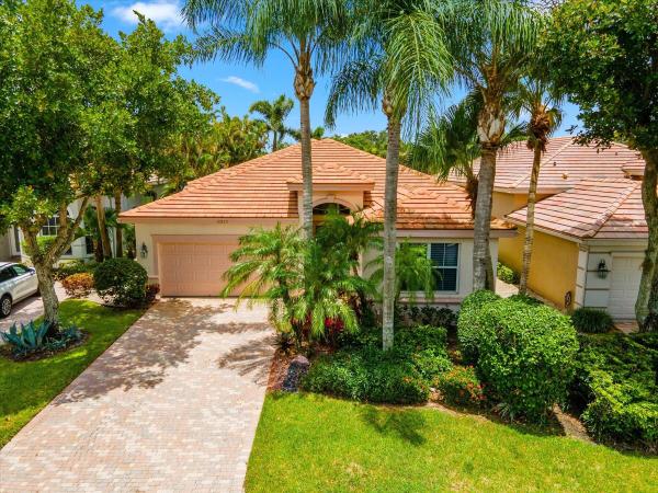 Imperial Isle At Wycliffe, 10823 Royal Devon Way, Lake Worth Beach, Florida 33449, image 1