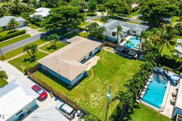 Yacht Club, 131 S Dory Rd, North Palm Beach, Florida 33408, image 3