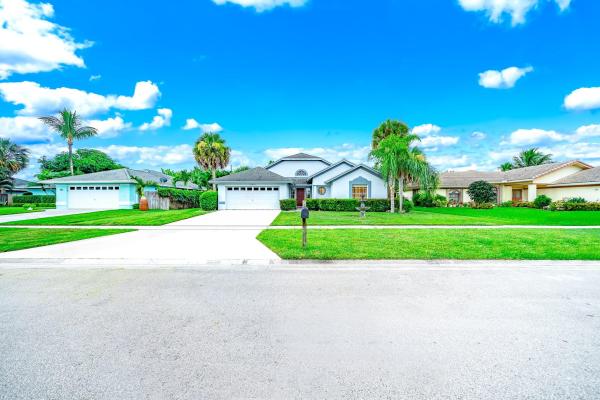 Crestwood, 140 Queens Ln, Royal Palm Beach, Florida 33411, image 1