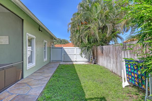 Wiltshire Village Of Greenview Shores 2, 1646 Wiltshire Village Dr, Wellington, Florida 33414, image 2