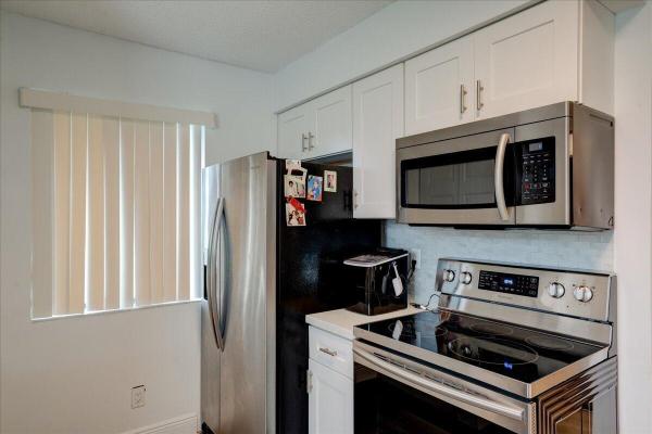 Canalakes, 4801 Pier Dr, Greenacres, Florida 33463, image 1