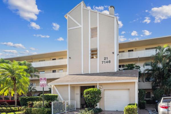 Huntington Lakes 3, 7146 Huntington Ln #207, Delray Beach, Florida 33446, image 1