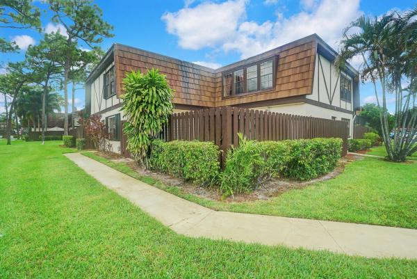 Weybridge Townhomes, 119 Weybridge Cir #A, Royal Palm Beach, Florida 33411, image 1