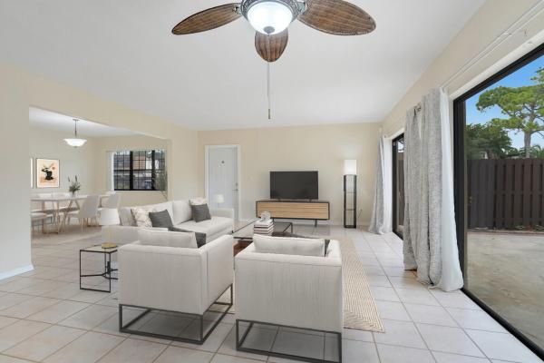 Weybridge Townhomes, 119 Weybridge Cir #A, Royal Palm Beach, Florida 33411, image 2