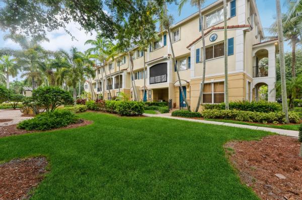 Parkside Square, 3178 N Greenleaf Cir, Boynton Beach, Florida 33426, image 1