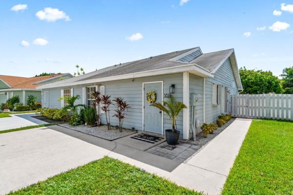Royal Forest Townhouses, 1614 Royal Forest Ct, West Palm Beach, Florida 33406, image 1