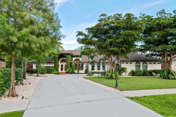 Lynton Circle Of Greenview Shores 2, 1968 Lynton Cir, Wellington, Florida 33414, image 1