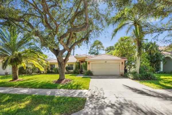 Lee's Crossing, 132 W Lee Rd, Delray Beach, Florida 33445, image 1